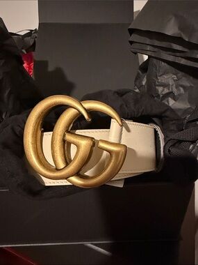 Gucci White Leather Belt with Large Gold Double G Buckle